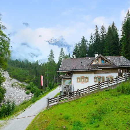 Ferienhaus Quaint Alpine Hut In The Stubaital With Sauna *