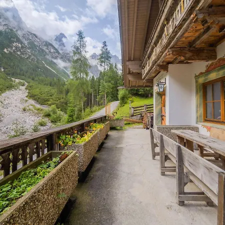 Ferienhaus Quaint Alpine Hut In The Stubaital With Sauna *
